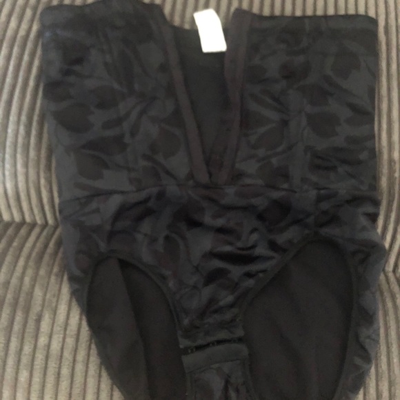 CACHE undergarment shaper size medium - Picture 3 of 4